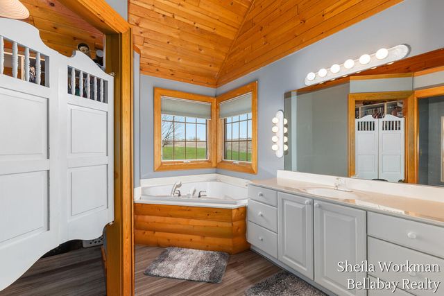7320 100th Street, Caledonia, MI 49316