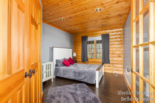 7320 100th Street, Caledonia, MI 49316