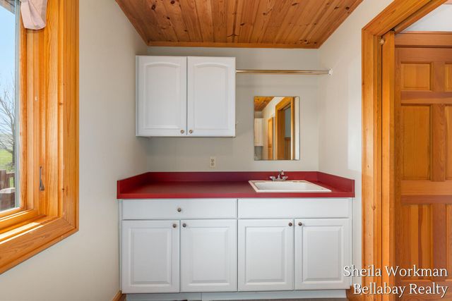 7320 100th Street, Caledonia, MI 49316