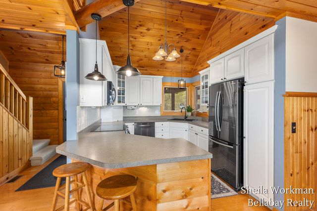 7320 100th Street, Caledonia, MI 49316