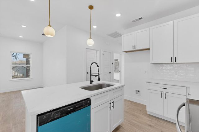 616 E Shepherd Street, Denison, TX 75021