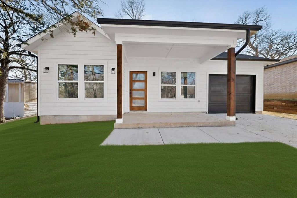 616 E Shepherd Street, Denison, TX 75021