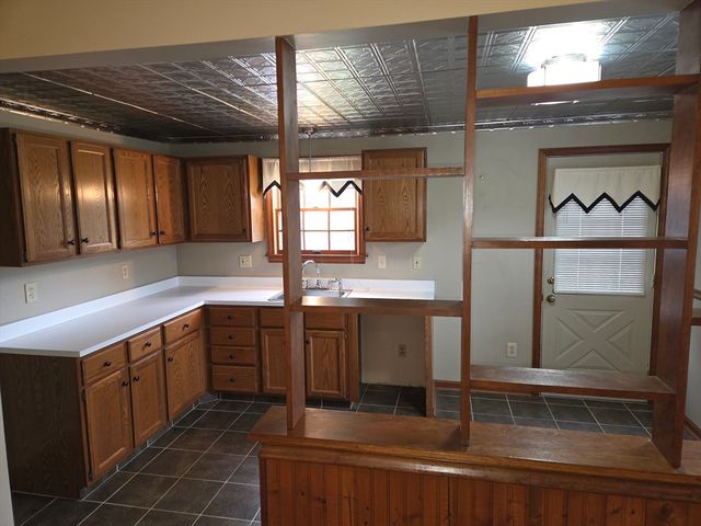 1451-1453 Carew St, Springfield, MA 01104