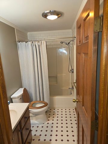 1451-1453 Carew St, Springfield, MA 01104