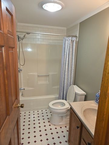 1451-1453 Carew St, Springfield, MA 01104