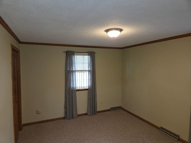 1451-1453 Carew St, Springfield, MA 01104