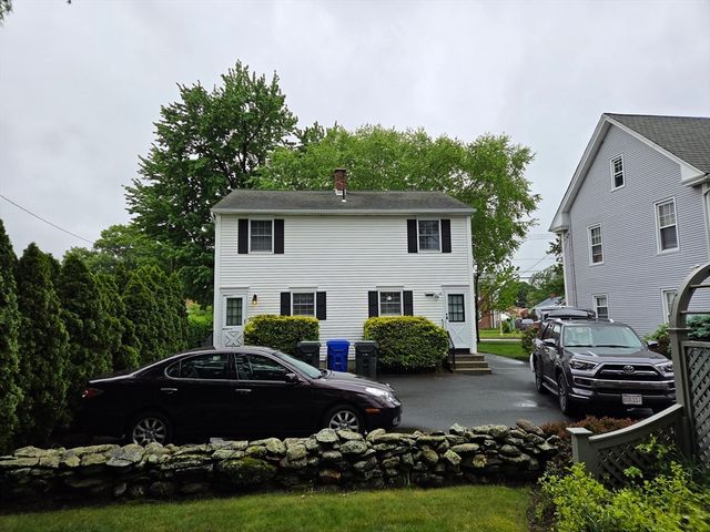 1451-1453 Carew St, Springfield, MA 01104