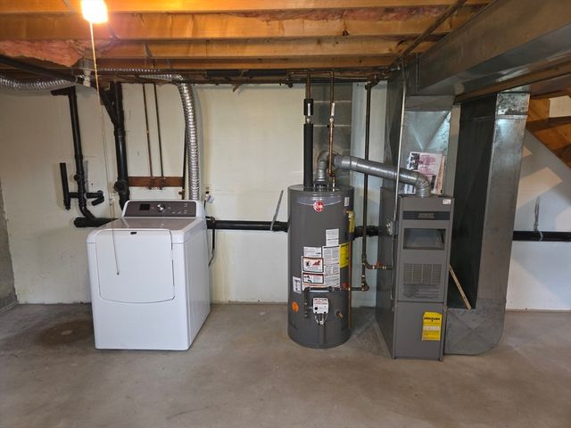 1451-1453 Carew St, Springfield, MA 01104