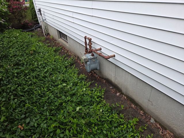 1451-1453 Carew St, Springfield, MA 01104
