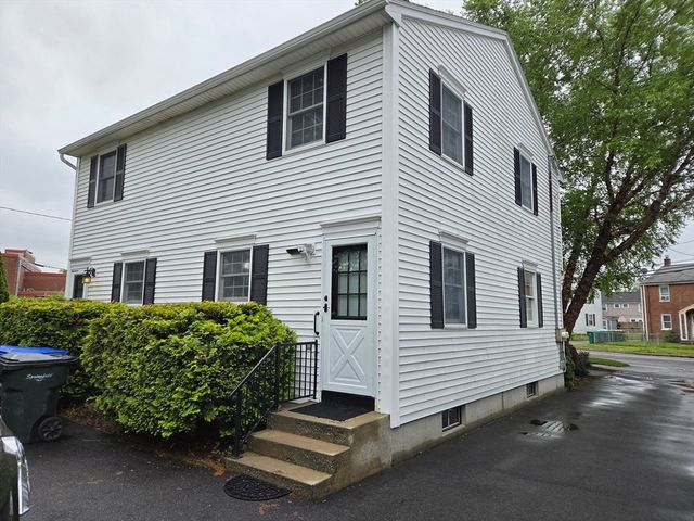 1451-1453 Carew St, Springfield, MA 01104