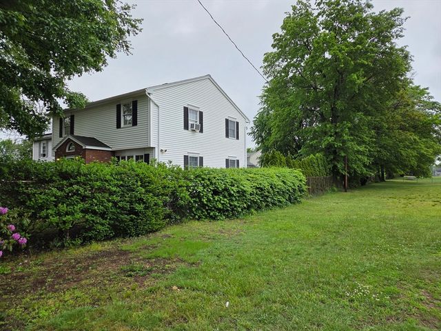 1451-1453 Carew St, Springfield, MA 01104