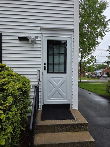 1451-1453 Carew St, Springfield, MA 01104