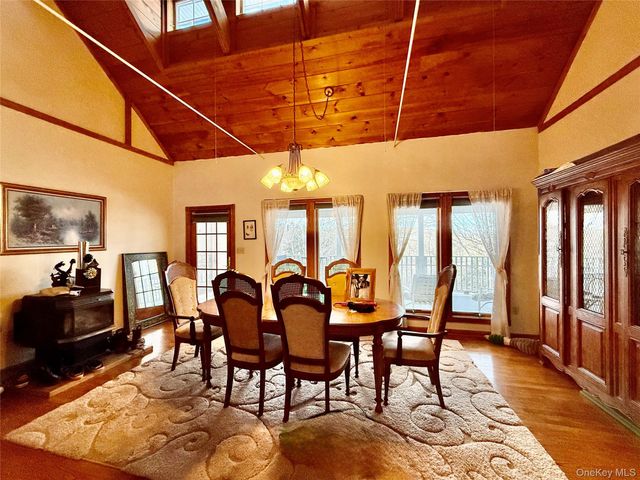 912-918 Hollow Road, Clinton Corners, NY 12514