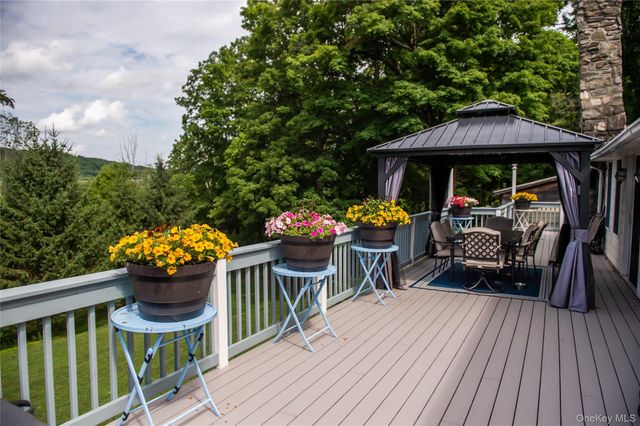912-918 Hollow Road, Clinton Corners, NY 12514