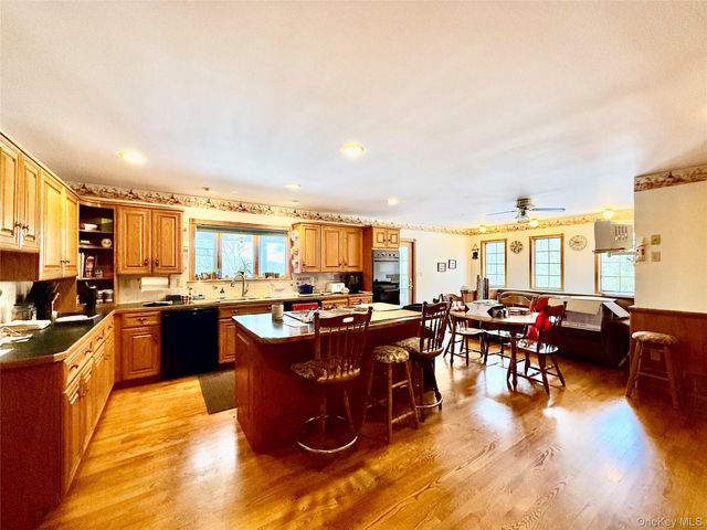 912-918 Hollow Road, Clinton Corners, NY 12514