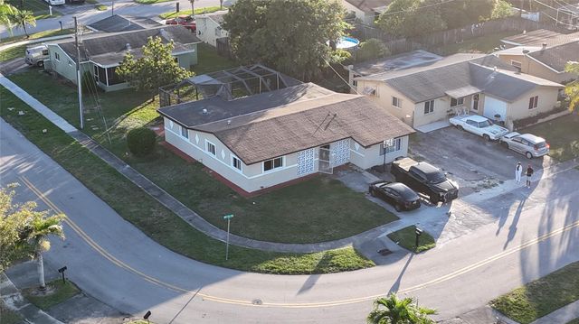 8900 NW 26th Pl, Sunrise, FL 33322