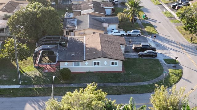 8900 NW 26th Pl, Sunrise, FL 33322