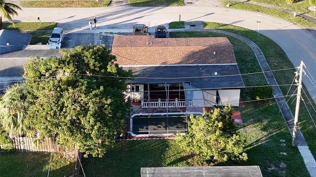 8900 NW 26th Pl, Sunrise, FL 33322