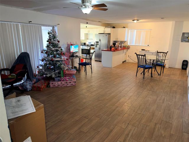 8900 NW 26th Pl, Sunrise, FL 33322