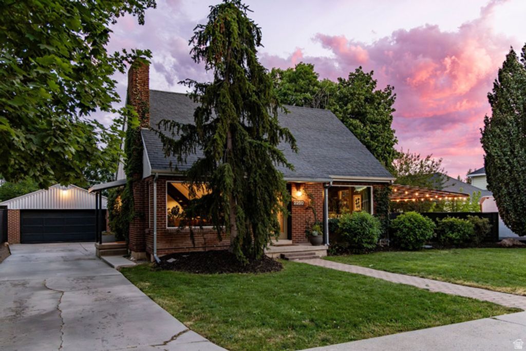 2250 E KELLER LN, Millcreek, UT 84109 — exterior