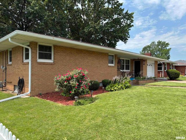 402 SHERIDAN Road, Pekin, IL 61554