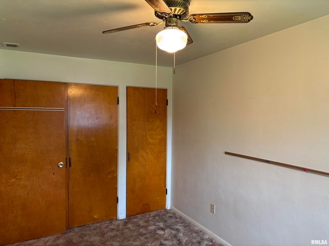 402 SHERIDAN Road, Pekin, IL 61554