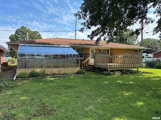 402 SHERIDAN Road, Pekin, IL 61554
