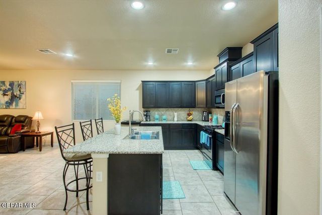 12404 CHAMBERLAIN Drive, Horizon City, TX 79928
