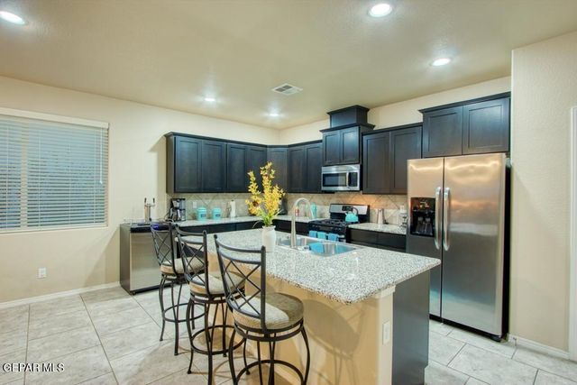 12404 CHAMBERLAIN Drive, Horizon City, TX 79928