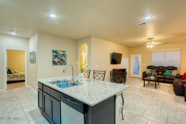 12404 CHAMBERLAIN Drive, Horizon City, TX 79928