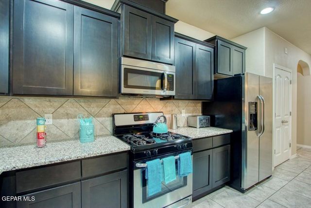 12404 CHAMBERLAIN Drive, Horizon City, TX 79928