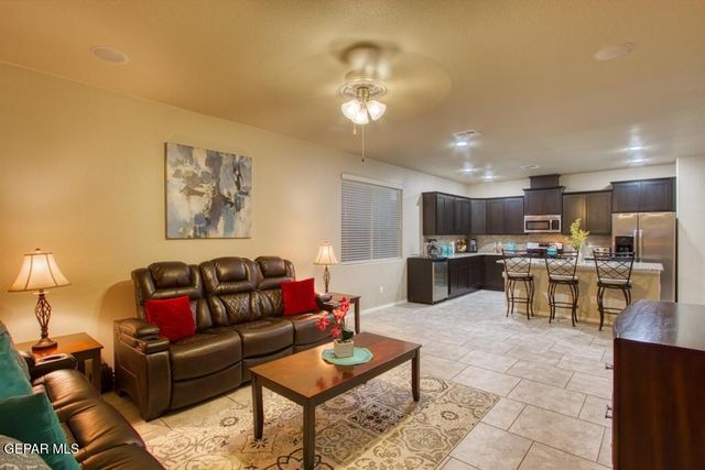 12404 CHAMBERLAIN Drive, Horizon City, TX 79928