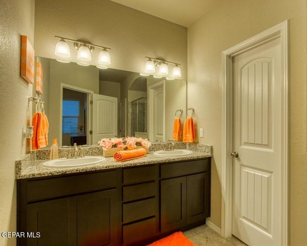 12404 CHAMBERLAIN Drive, Horizon City, TX 79928