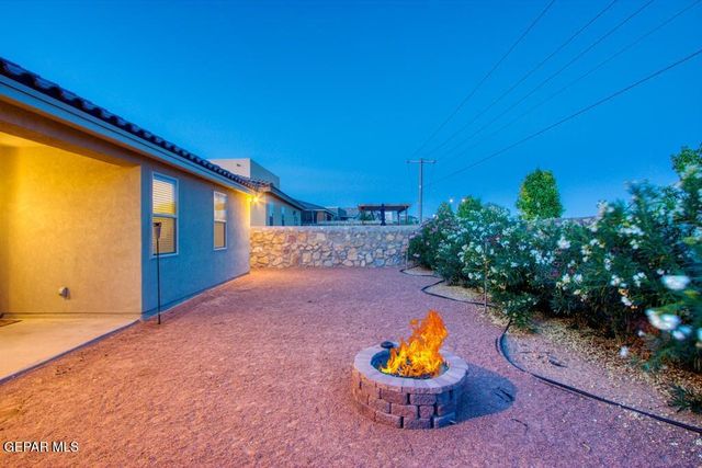 12404 CHAMBERLAIN Drive, Horizon City, TX 79928