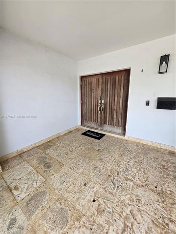 8620 SW 85th Ave, Miami, FL 33143