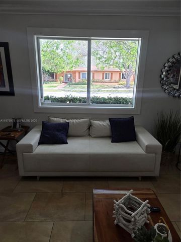 8620 SW 85th Ave, Miami, FL 33143