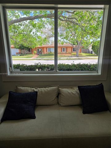 8620 SW 85th Ave, Miami, FL 33143