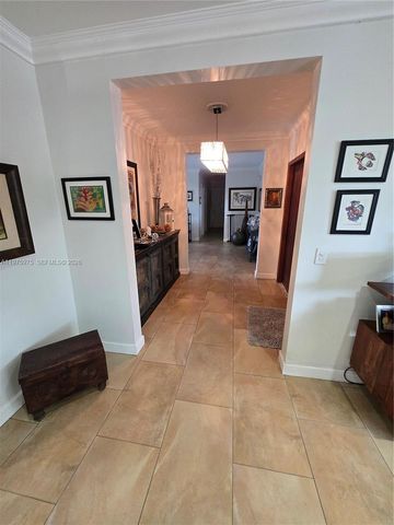 8620 SW 85th Ave, Miami, FL 33143