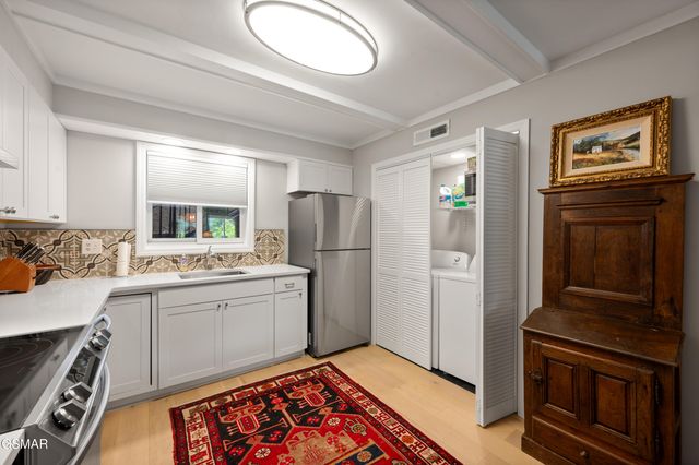 221 Woodland Road, Gatlinburg, TN 37738