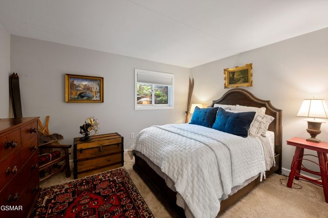 221 Woodland Road, Gatlinburg, TN 37738