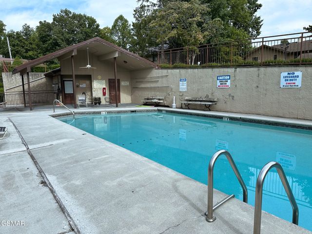 221 Woodland Road, Gatlinburg, TN 37738