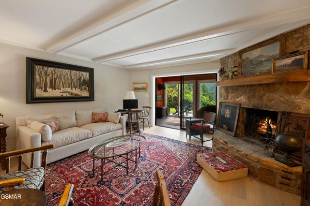 221 Woodland Road, Gatlinburg, TN 37738