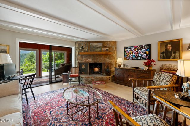 221 Woodland Road, Gatlinburg, TN 37738