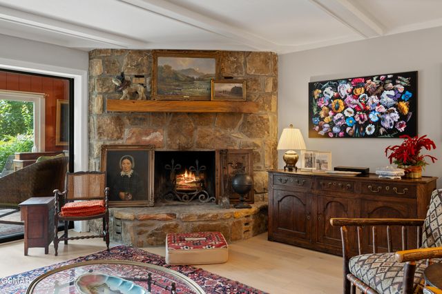 221 Woodland Road, Gatlinburg, TN 37738