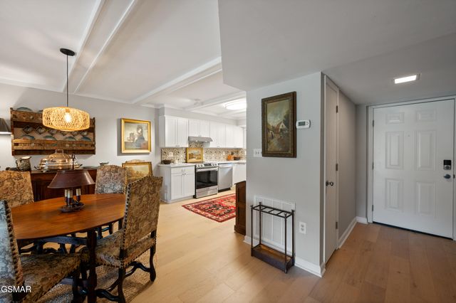 221 Woodland Road, Gatlinburg, TN 37738