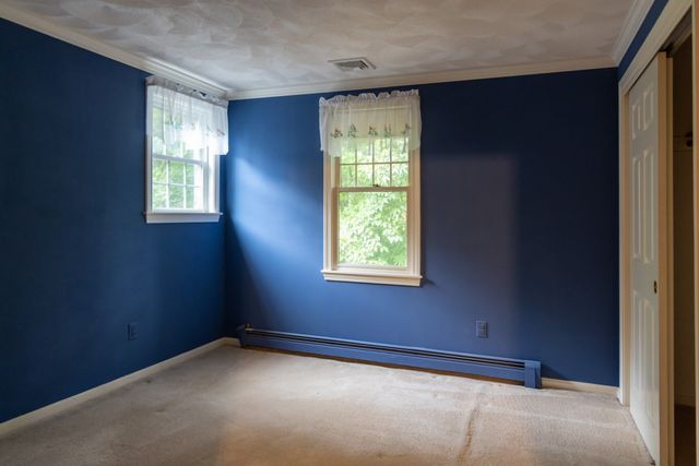 15 Hannan Ridge Rd, Haverhill, MA 01832