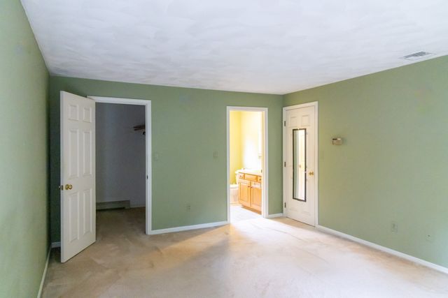 15 Hannan Ridge Rd, Haverhill, MA 01832