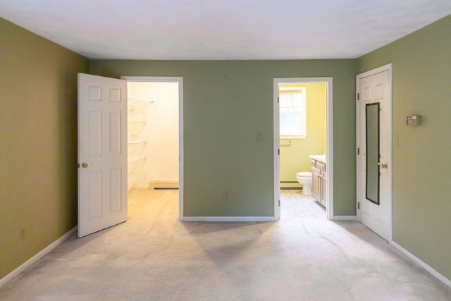 15 Hannan Ridge Rd, Haverhill, MA 01832