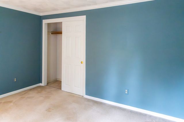 15 Hannan Ridge Rd, Haverhill, MA 01832