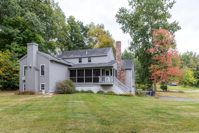 15 Hannan Ridge Rd, Haverhill, MA 01832